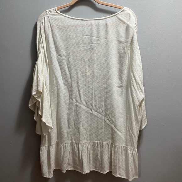 DRESS/ BEACH COVERUP - Picture 2 of 4